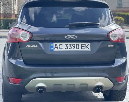 Серый Форд Куга, объемом двигателя 2 л и пробегом 200 тыс. км за 10000 $, фото 4 на Automoto.ua