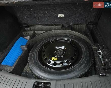 Серый Форд Куга, объемом двигателя 2 л и пробегом 250 тыс. км за 10999 $, фото 27 на Automoto.ua