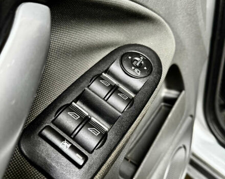 Серый Форд Куга, объемом двигателя 2.52 л и пробегом 235 тыс. км за 8600 $, фото 23 на Automoto.ua