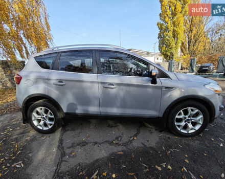 Форд Куга 2011 в Киеве на Automoto.ua Серый Форд Куга, объемом двигателя 2 л и пробегом 183 тыс. км за 10500 $, фото 3 на Automoto.ua