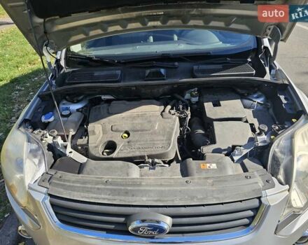 Серый Форд Куга, объемом двигателя 2 л и пробегом 209 тыс. км за 11100 $, фото 12 на Automoto.ua