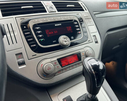 Серый Форд Куга, объемом двигателя 2 л и пробегом 180 тыс. км за 10900 $, фото 26 на Automoto.ua