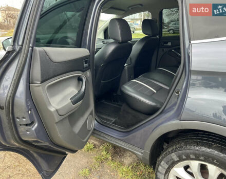 Серый Форд Куга, объемом двигателя 2 л и пробегом 180 тыс. км за 10900 $, фото 28 на Automoto.ua