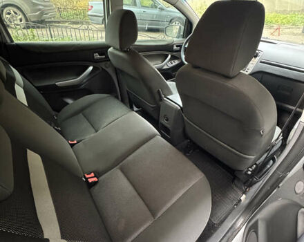 Серый Форд Куга, объемом двигателя 2.52 л и пробегом 235 тыс. км за 8600 $, фото 16 на Automoto.ua