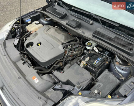 Сірий Форд Куга, об'ємом двигуна 2 л та пробігом 218 тис. км за 11200 $, фото 6 на Automoto.ua