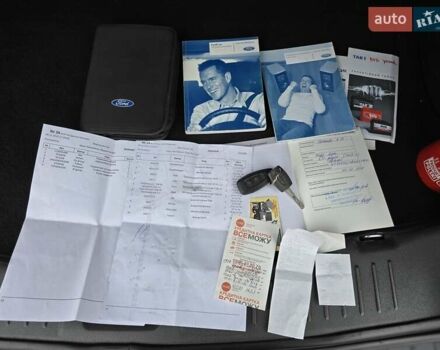 Серый Форд Куга, объемом двигателя 2 л и пробегом 250 тыс. км за 10999 $, фото 10 на Automoto.ua