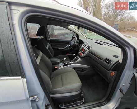 Серый Форд Куга, объемом двигателя 2 л и пробегом 183 тыс. км за 9500 $, фото 14 на Automoto.ua