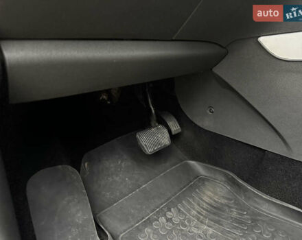 Серый Форд Куга, объемом двигателя 2 л и пробегом 182 тыс. км за 9250 $, фото 23 на Automoto.ua