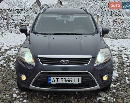 Серый Форд Куга, объемом двигателя 2 л и пробегом 250 тыс. км за 10999 $, фото 1 на Automoto.ua