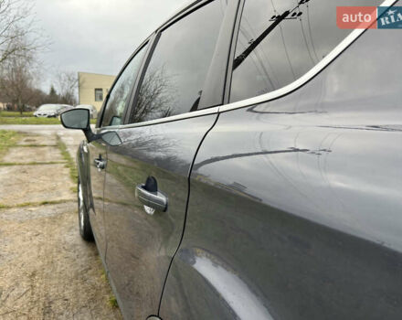 Серый Форд Куга, объемом двигателя 2 л и пробегом 180 тыс. км за 10900 $, фото 6 на Automoto.ua