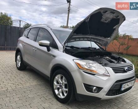 Сірий Форд Куга, об'ємом двигуна 2 л та пробігом 142 тис. км за 10300 $, фото 81 на Automoto.ua