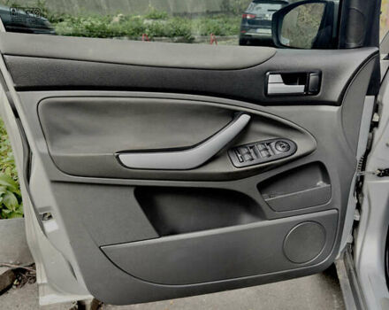 Серый Форд Куга, объемом двигателя 2.52 л и пробегом 235 тыс. км за 8600 $, фото 22 на Automoto.ua