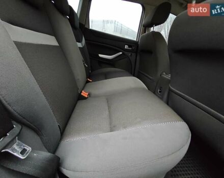 Серый Форд Куга, объемом двигателя 2 л и пробегом 183 тыс. км за 9500 $, фото 18 на Automoto.ua