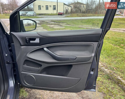 Серый Форд Куга, объемом двигателя 2 л и пробегом 180 тыс. км за 10900 $, фото 40 на Automoto.ua