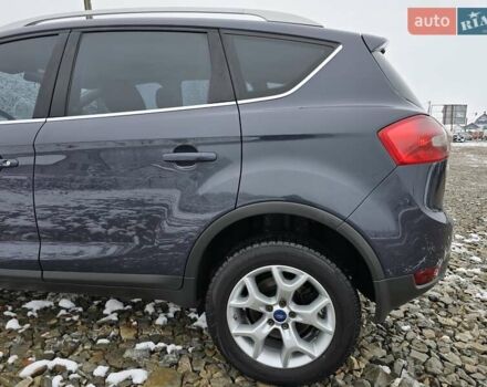 Серый Форд Куга, объемом двигателя 2 л и пробегом 250 тыс. км за 10999 $, фото 33 на Automoto.ua