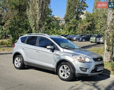Серый Форд Куга, объемом двигателя 2 л и пробегом 209 тыс. км за 11100 $, фото 5 на Automoto.ua