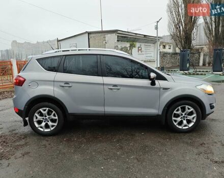 Серый Форд Куга, объемом двигателя 2 л и пробегом 183 тыс. км за 9500 $, фото 4 на Automoto.ua