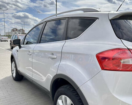 Серый Форд Куга, объемом двигателя 2.5 л и пробегом 189 тыс. км за 10800 $, фото 2 на Automoto.ua