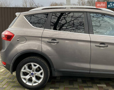 Сірий Форд Куга, об'ємом двигуна 2 л та пробігом 210 тис. км за 12100 $, фото 3 на Automoto.ua