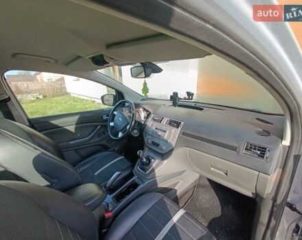 Серый Форд Куга, объемом двигателя 2 л и пробегом 270 тыс. км за 12000 $, фото 10 на Automoto.ua