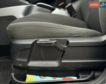 Серый Форд Куга, объемом двигателя 2 л и пробегом 182 тыс. км за 9250 $, фото 20 на Automoto.ua