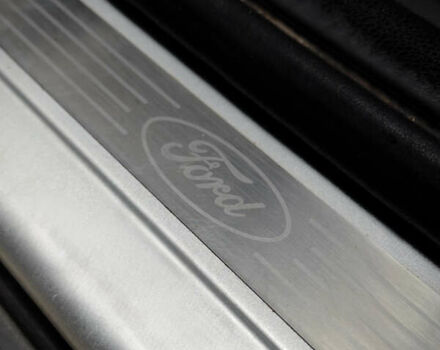 Серый Форд Куга, объемом двигателя 2.52 л и пробегом 235 тыс. км за 8600 $, фото 27 на Automoto.ua