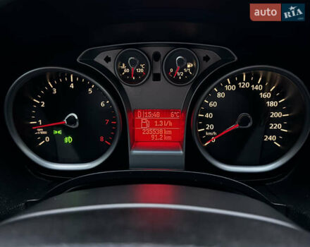 Серый Форд Куга, объемом двигателя 2.52 л и пробегом 235 тыс. км за 8600 $, фото 28 на Automoto.ua