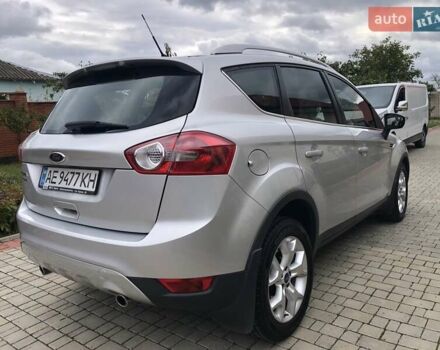 Сірий Форд Куга, об'ємом двигуна 2 л та пробігом 142 тис. км за 10300 $, фото 4 на Automoto.ua