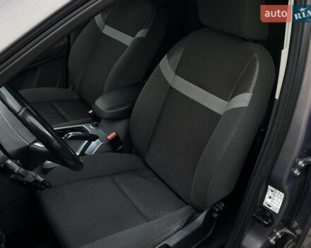 Сірий Форд Куга, об'ємом двигуна 2 л та пробігом 210 тис. км за 12100 $, фото 12 на Automoto.ua