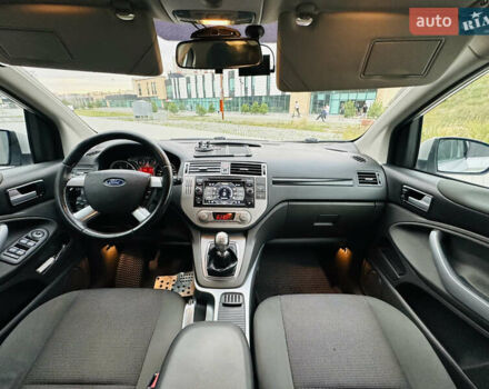 Серый Форд Куга, объемом двигателя 2 л и пробегом 209 тыс. км за 10700 $, фото 9 на Automoto.ua