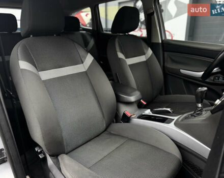 Серый Форд Куга, объемом двигателя 2 л и пробегом 182 тыс. км за 9250 $, фото 51 на Automoto.ua