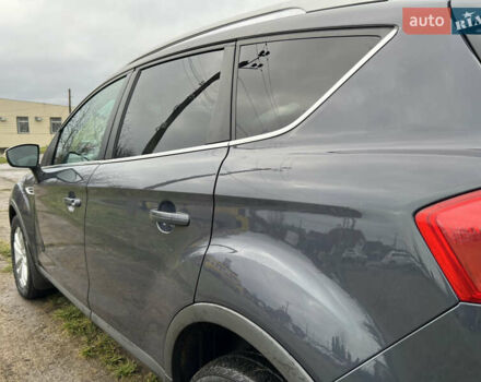 Серый Форд Куга, объемом двигателя 2 л и пробегом 180 тыс. км за 10900 $, фото 5 на Automoto.ua