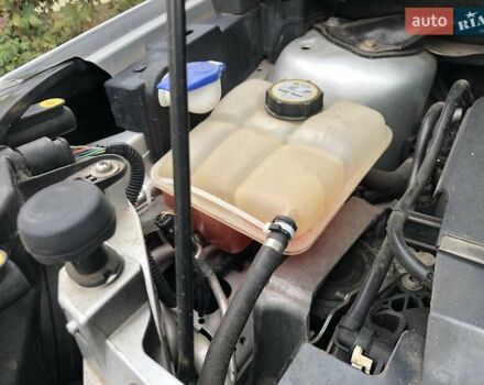 Сірий Форд Куга, об'ємом двигуна 2 л та пробігом 142 тис. км за 10300 $, фото 71 на Automoto.ua