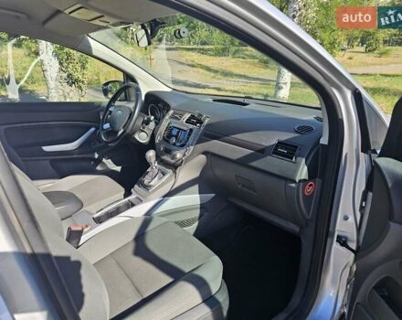 Серый Форд Куга, объемом двигателя 2 л и пробегом 209 тыс. км за 11100 $, фото 10 на Automoto.ua