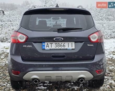 Серый Форд Куга, объемом двигателя 2 л и пробегом 250 тыс. км за 10999 $, фото 6 на Automoto.ua