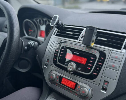 Серый Форд Куга, объемом двигателя 2 л и пробегом 200 тыс. км за 9000 $, фото 6 на Automoto.ua