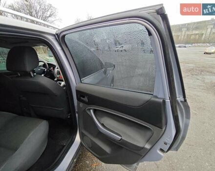 Серый Форд Куга, объемом двигателя 2 л и пробегом 183 тыс. км за 9500 $, фото 19 на Automoto.ua