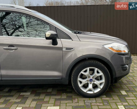Сірий Форд Куга, об'ємом двигуна 2 л та пробігом 210 тис. км за 12100 $, фото 4 на Automoto.ua