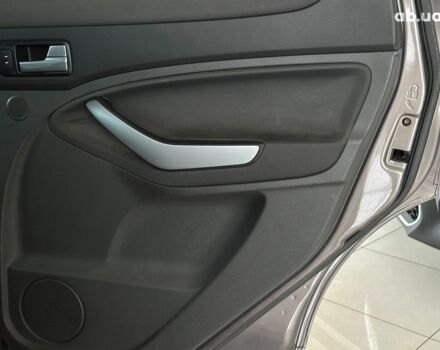 Серый Форд Куга, объемом двигателя 2 л и пробегом 108 тыс. км за 12990 $, фото 16 на Automoto.ua