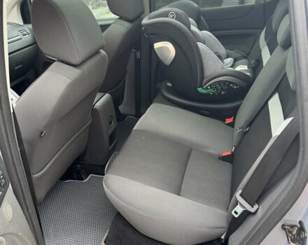 Серый Форд Куга, объемом двигателя 2 л и пробегом 254 тыс. км за 10000 $, фото 12 на Automoto.ua