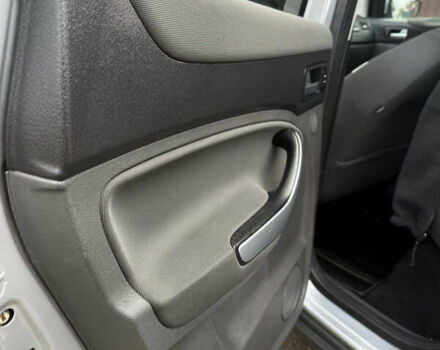 Серый Форд Куга, объемом двигателя 2 л и пробегом 184 тыс. км за 9500 $, фото 15 на Automoto.ua