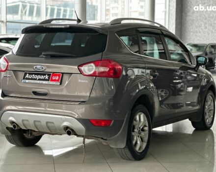 Серый Форд Куга, объемом двигателя 2 л и пробегом 108 тыс. км за 12990 $, фото 3 на Automoto.ua