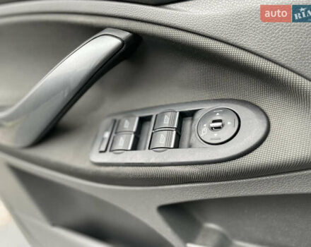 Серый Форд Куга, объемом двигателя 2 л и пробегом 230 тыс. км за 9200 $, фото 12 на Automoto.ua