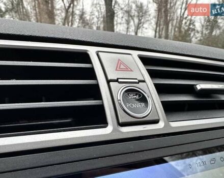 Серый Форд Куга, объемом двигателя 2 л и пробегом 235 тыс. км за 12700 $, фото 69 на Automoto.ua