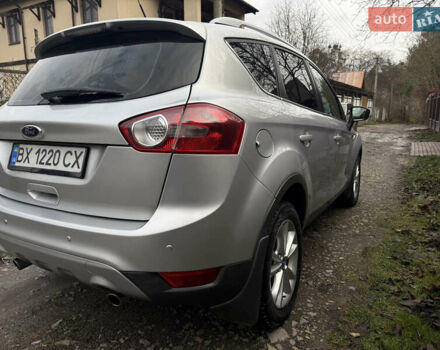 Серый Форд Куга, объемом двигателя 2 л и пробегом 184 тыс. км за 9500 $, фото 4 на Automoto.ua