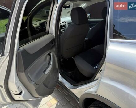 Сірий Форд Куга, об'ємом двигуна 2 л та пробігом 176 тис. км за 11500 $, фото 29 на Automoto.ua