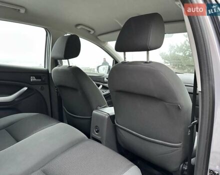 Серый Форд Куга, объемом двигателя 2 л и пробегом 235 тыс. км за 12700 $, фото 82 на Automoto.ua