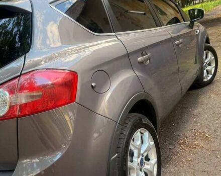 Серый Форд Куга, объемом двигателя 2.5 л и пробегом 235 тыс. км за 11700 $, фото 2 на Automoto.ua