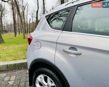 Серый Форд Куга, объемом двигателя 2 л и пробегом 235 тыс. км за 12700 $, фото 26 на Automoto.ua