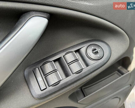 Серый Форд Куга, объемом двигателя 2.52 л и пробегом 167 тыс. км за 10999 $, фото 18 на Automoto.ua